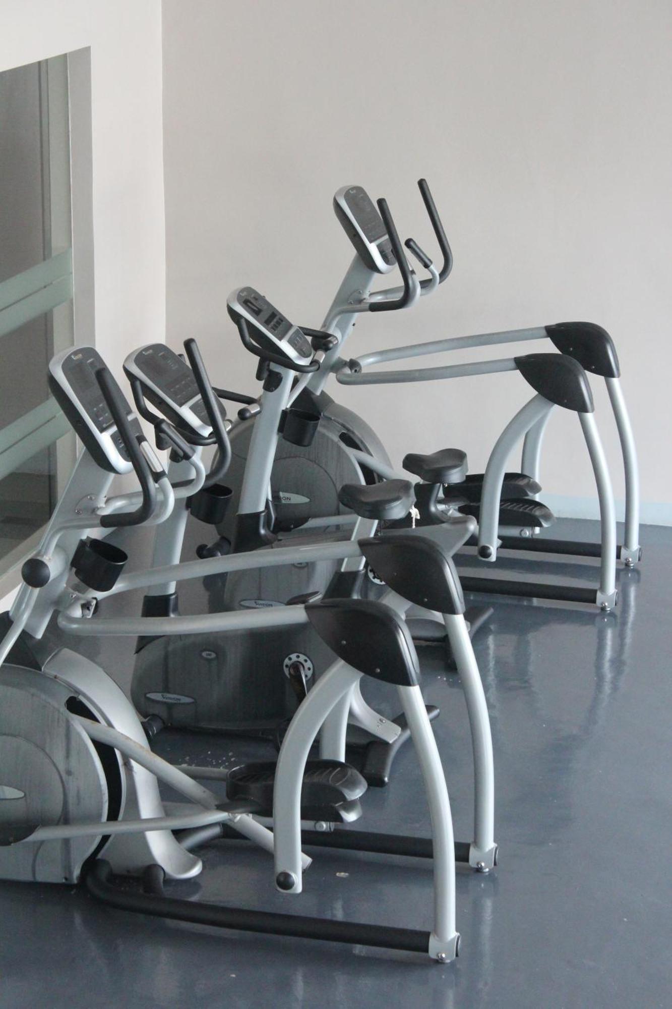 Affordable Makati Serviced Apartments Manila Exteriör bild