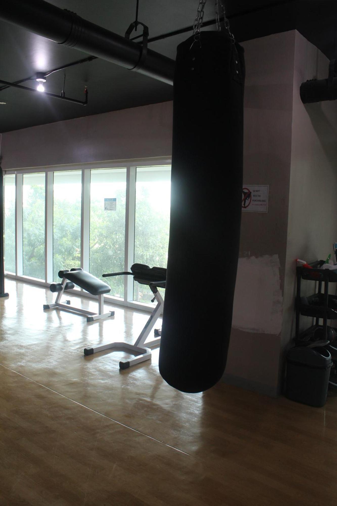 Affordable Makati Serviced Apartments Manila Exteriör bild