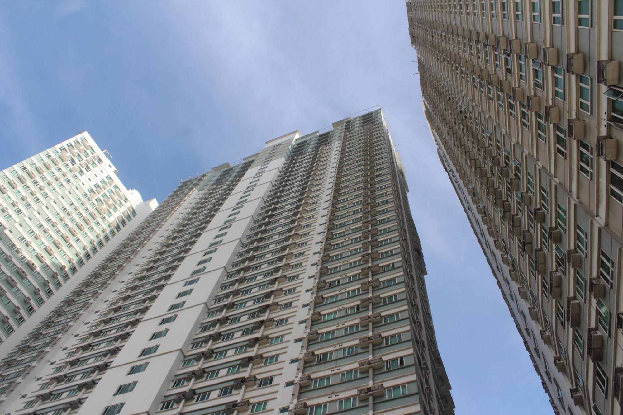 Affordable Makati Serviced Apartments Manila Exteriör bild