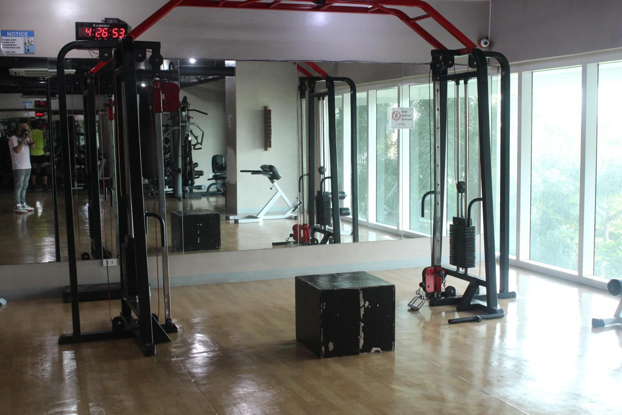 Affordable Makati Serviced Apartments Manila Exteriör bild